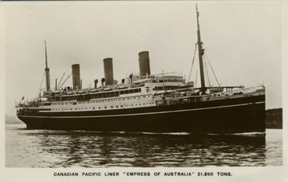 Canadian Pacific Liner "Empress of Australia" 21.850 tons.