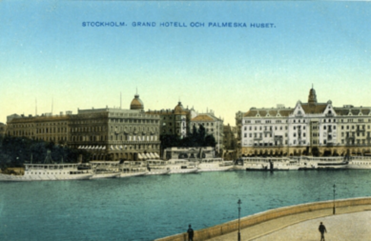 Stockholm, Södra Blasieholmshamnen. Kolorerat vykort, färglitografi.