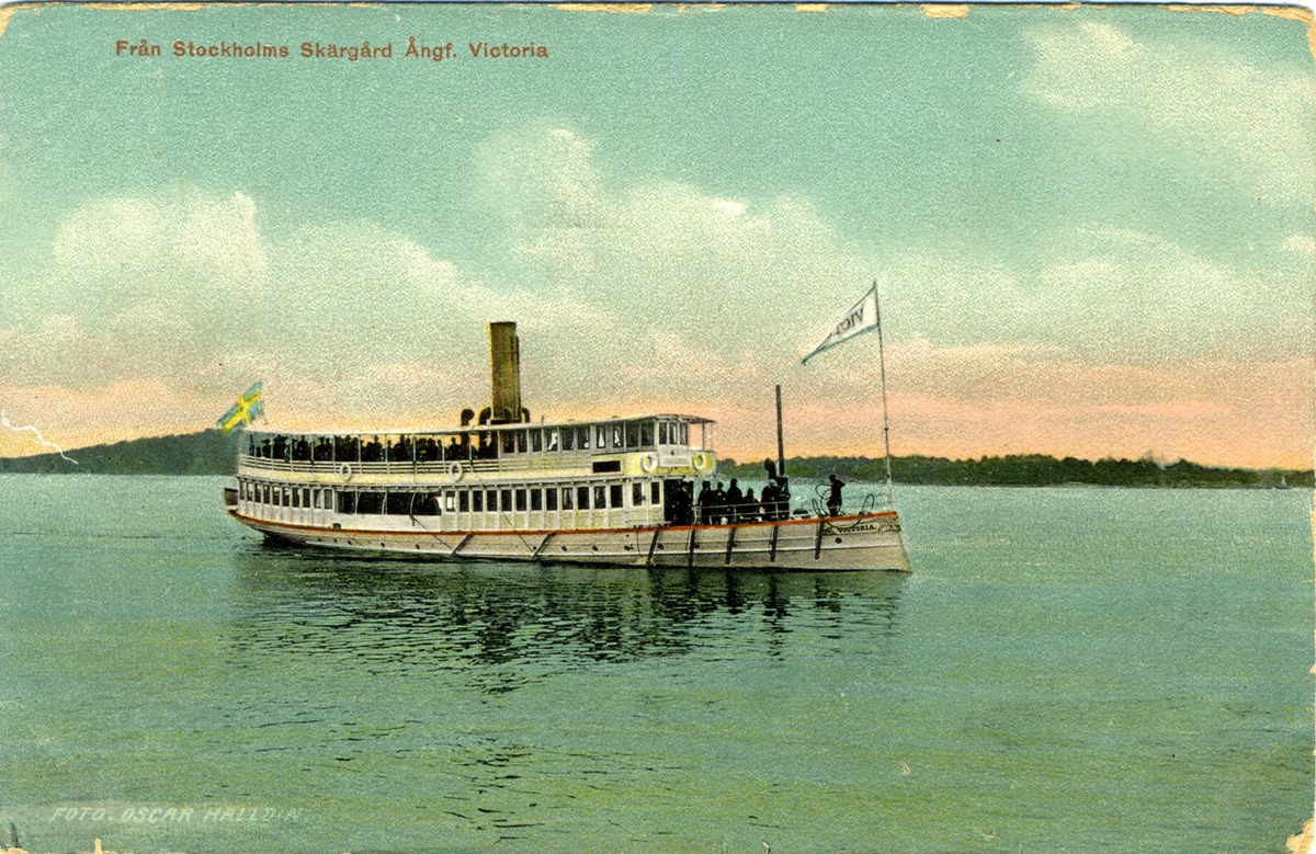 Från Stockholms Skärgård Ångf. Victoria
Foto: Oscar Halldin
A. B. Oscar Halldins Konstförlag, Stockholm. No. 3019
Imp. 143870