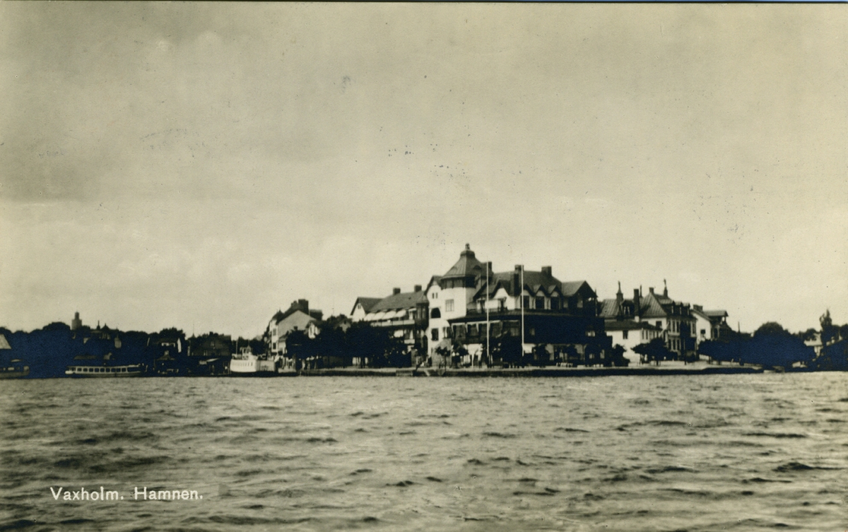 Vaxholm. Hamnen
Förlag: Victor Zetterlund, Vaxholm