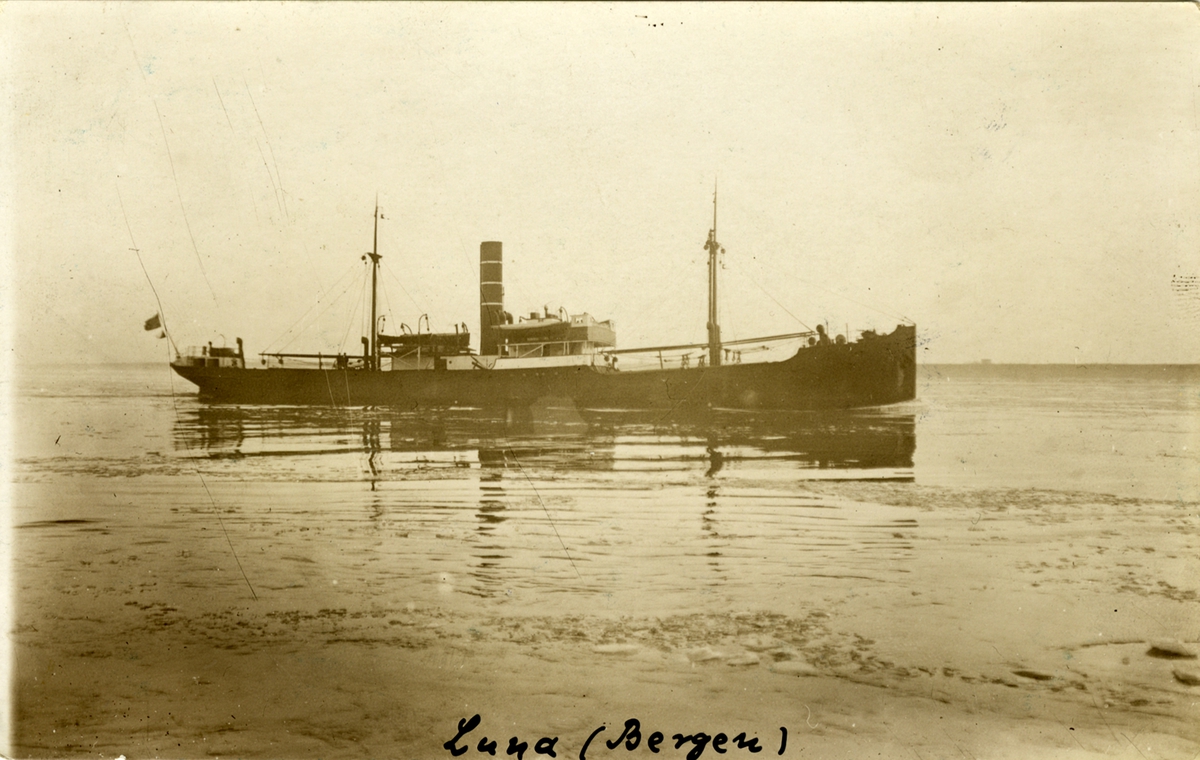 Album 6, foto 164
Refoto B & A Feilden (UK)
