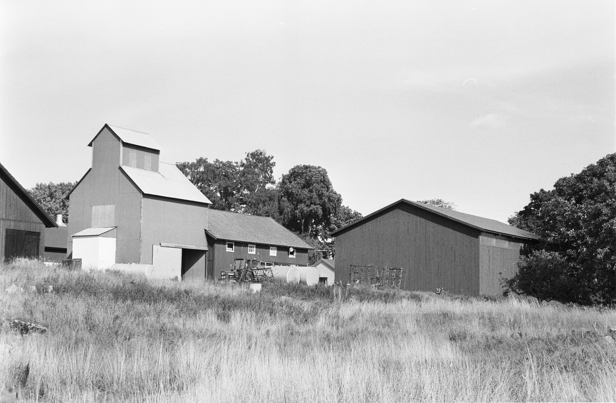 Tork, lada och maskinhall, Skeke 2:6, Rasbo socken, Uppland 1982