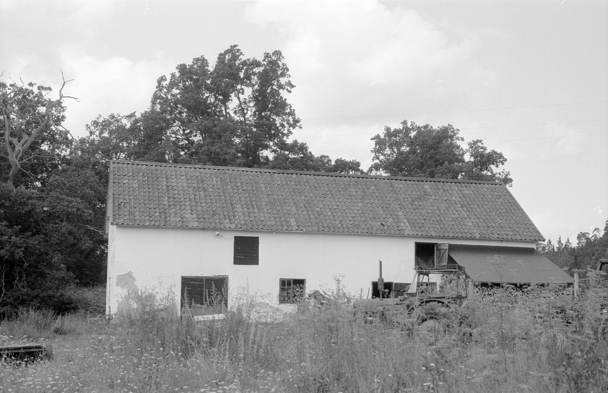 Uthus/ladugård, Vällnora bruk, Knutby-Åsby 1:26, Vällnora, Knutby socken, Uppland 1987