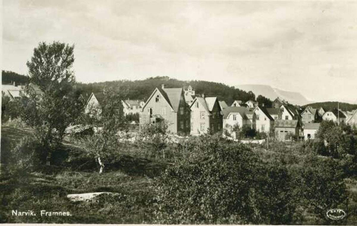 Nr 1 Arbeiderveien 108, Nr 2 Arbeiderveien 110 og Nr 3 Arbeiderveien 112 (Svean-gården) se foto m. nr. Framnes Narvik