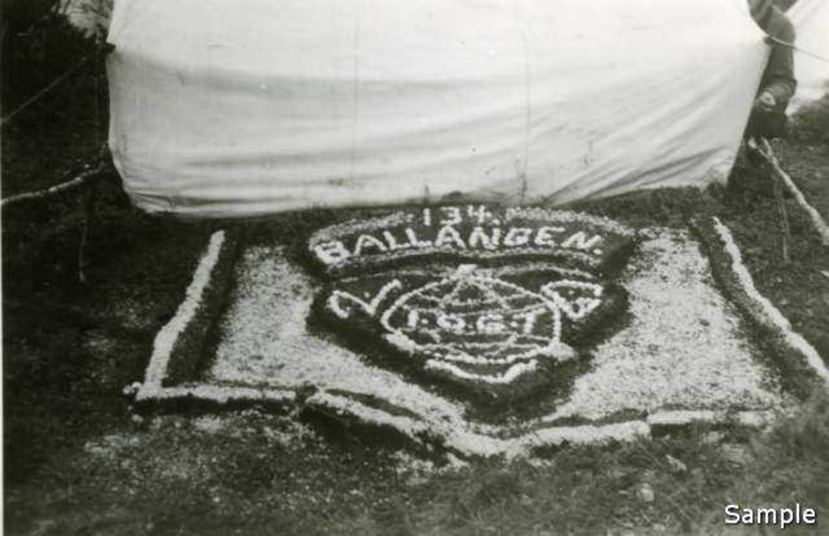 Ballangen- laget var flinke med dekorasjonen under NGU-leira i Harstad 1943.