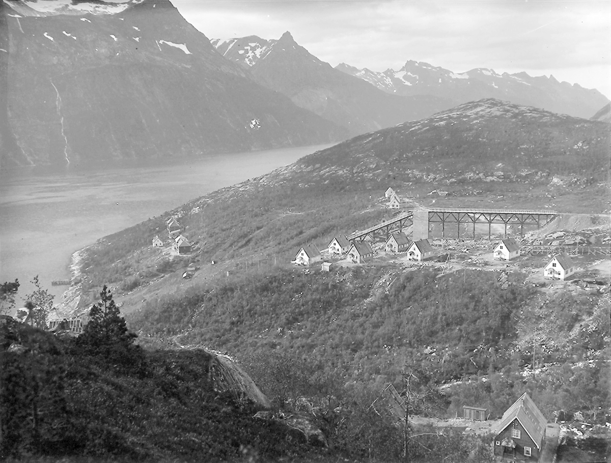 Haugvika og Glomen i Glomfjord under anleggsarbeidet.