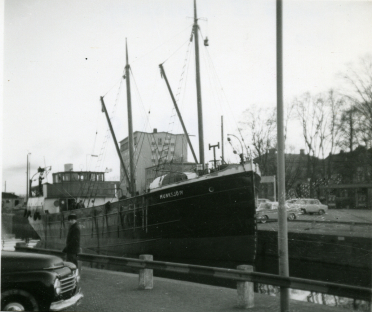 Ägare:/1952-62/: Munksjö AB. Hemort: Jönköping.