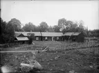 Portlider samt mat- och spannmålsbod - nu på friluftsmuseet Disagården - på ursprunglig plats, Lockelsbo, Tierps socken, Uppland