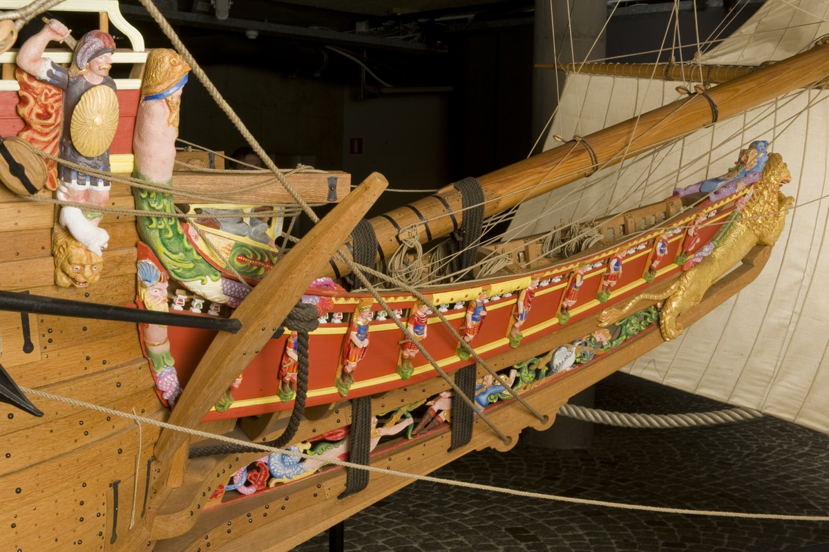 Vasa 1:10 modellen, slutgiltiga bemålnigen klar.