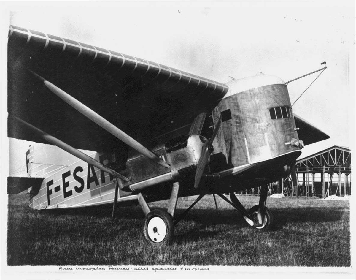 Ett fly på bakken, Farman F.121 Jabiru. Merket F-ESAR.