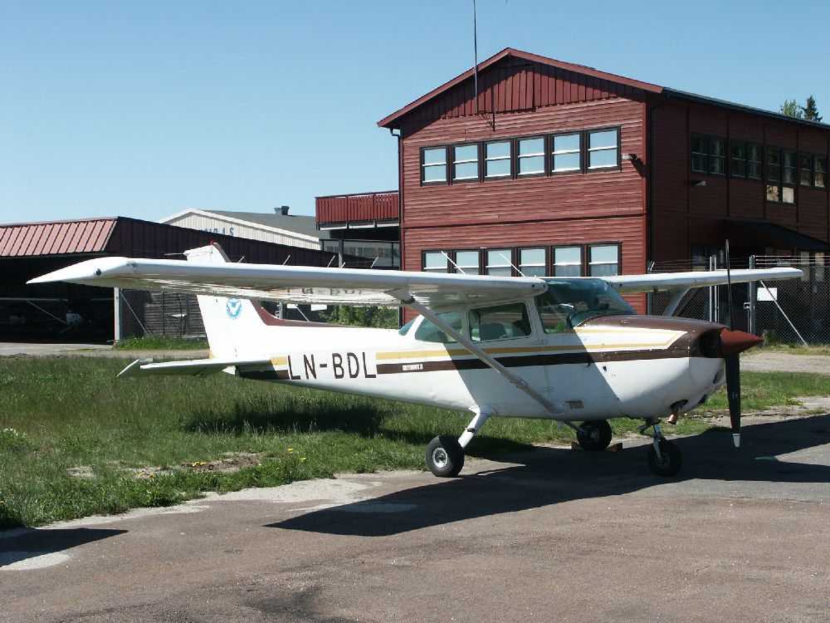 Ett fly på bakken, Cessna 172P Skyhawk II, LN-BDL.