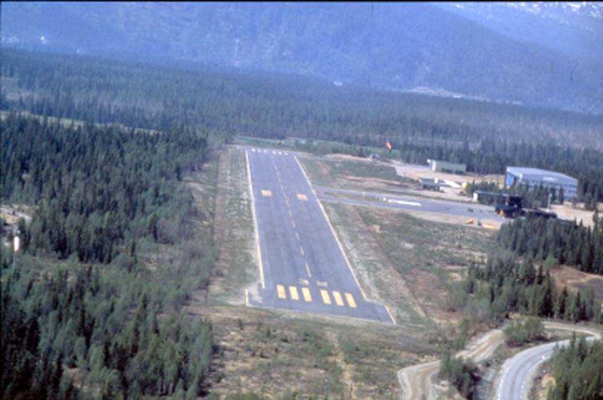 Lufthavn/Flyplass. Runway 22. Mo i Rana.