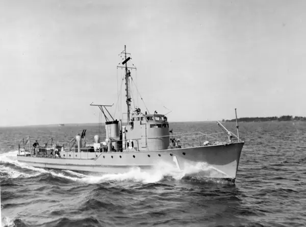 Minsveparen M 1 till sjöss