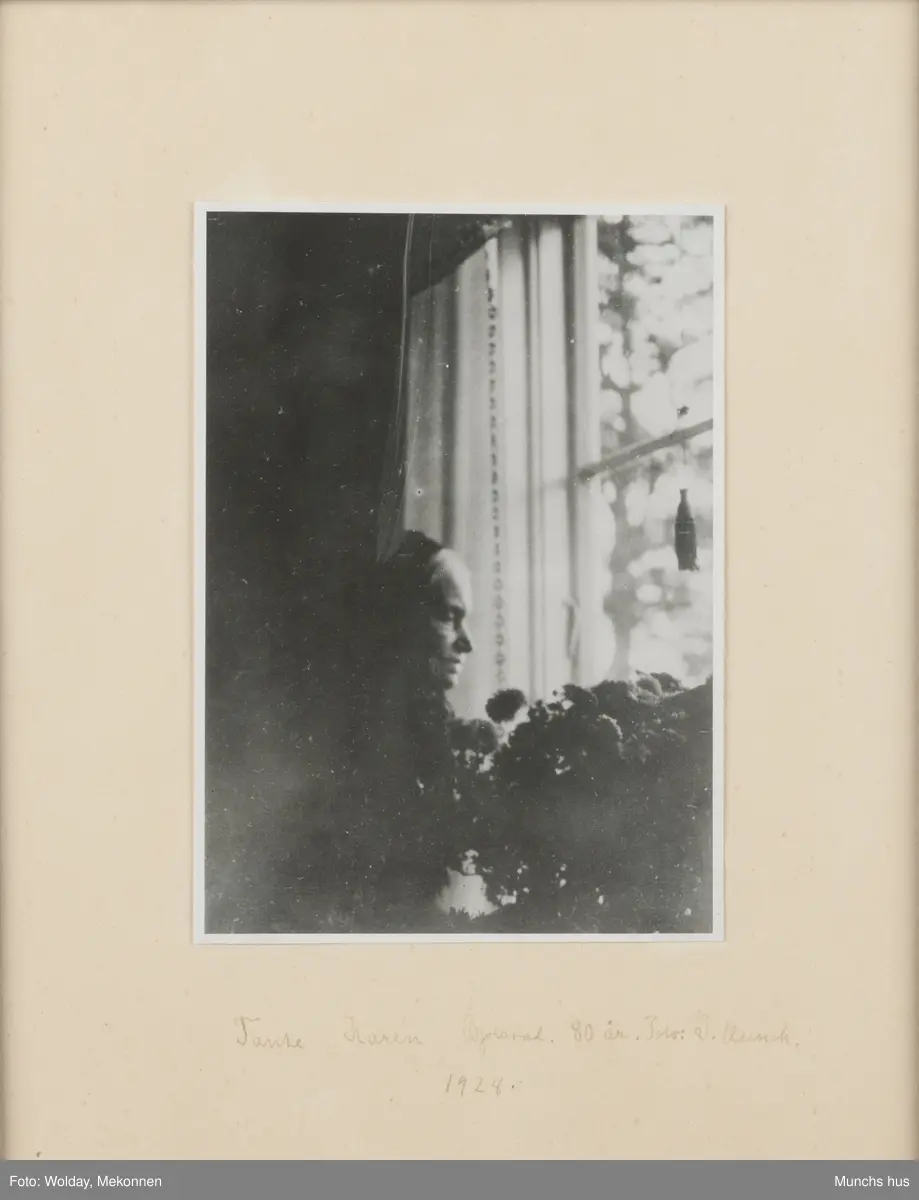 Karen Bjølstad, 80 år. Edvard Munchs tante, 