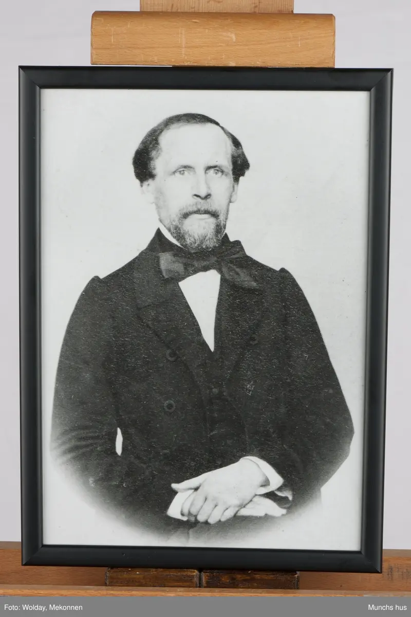 Dr. Christian Munch (1817 - 1889) Edvard Munchs far, var blandt annet korpslege og sanitetskaptein. 
