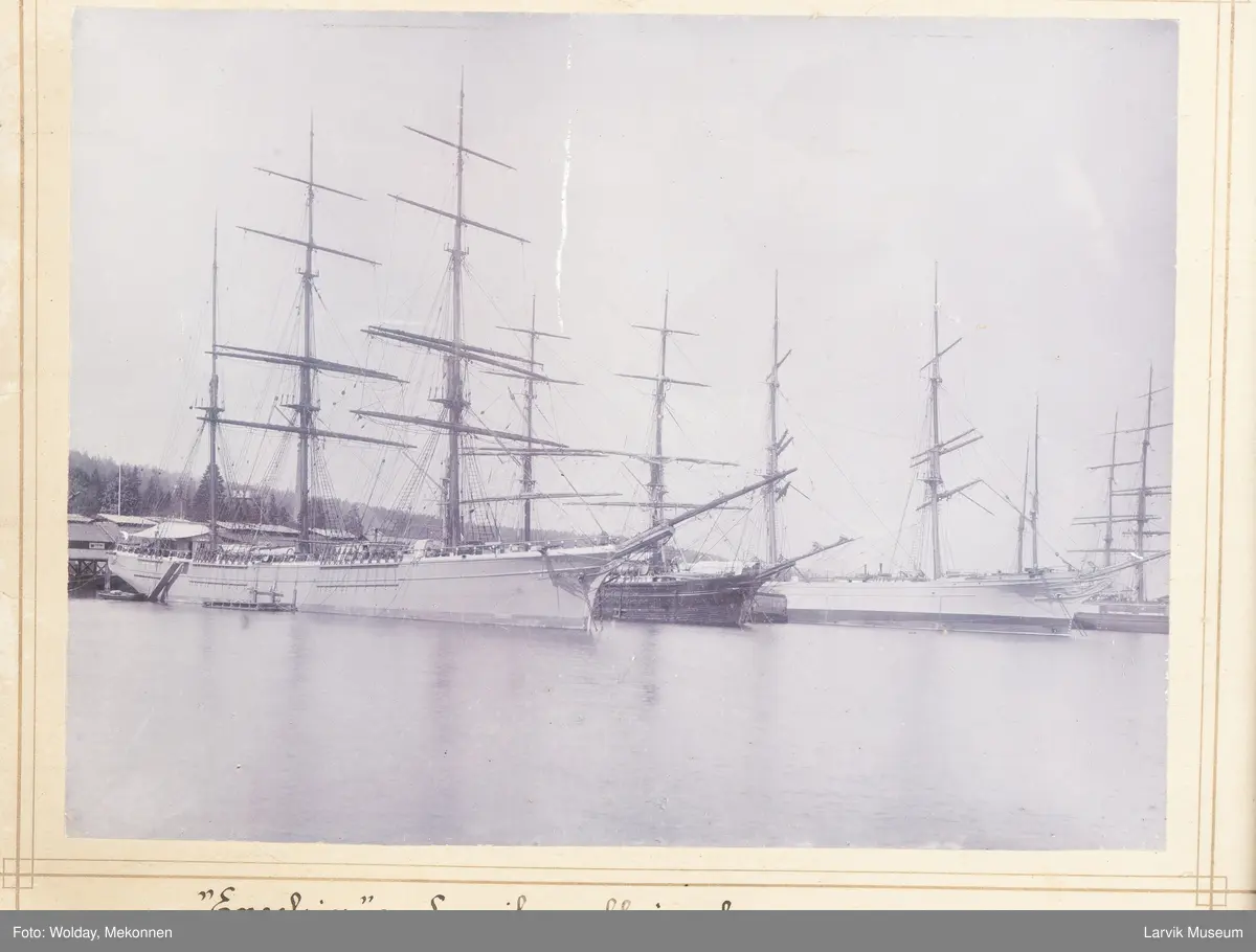 "Excelsior" av Larvik m.fl. i opplag.