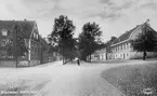 Alamedan tidigare kallad östra amiralitetsgatan sedd från kungsbron mot väster. Bilden tagen omkring 1910.