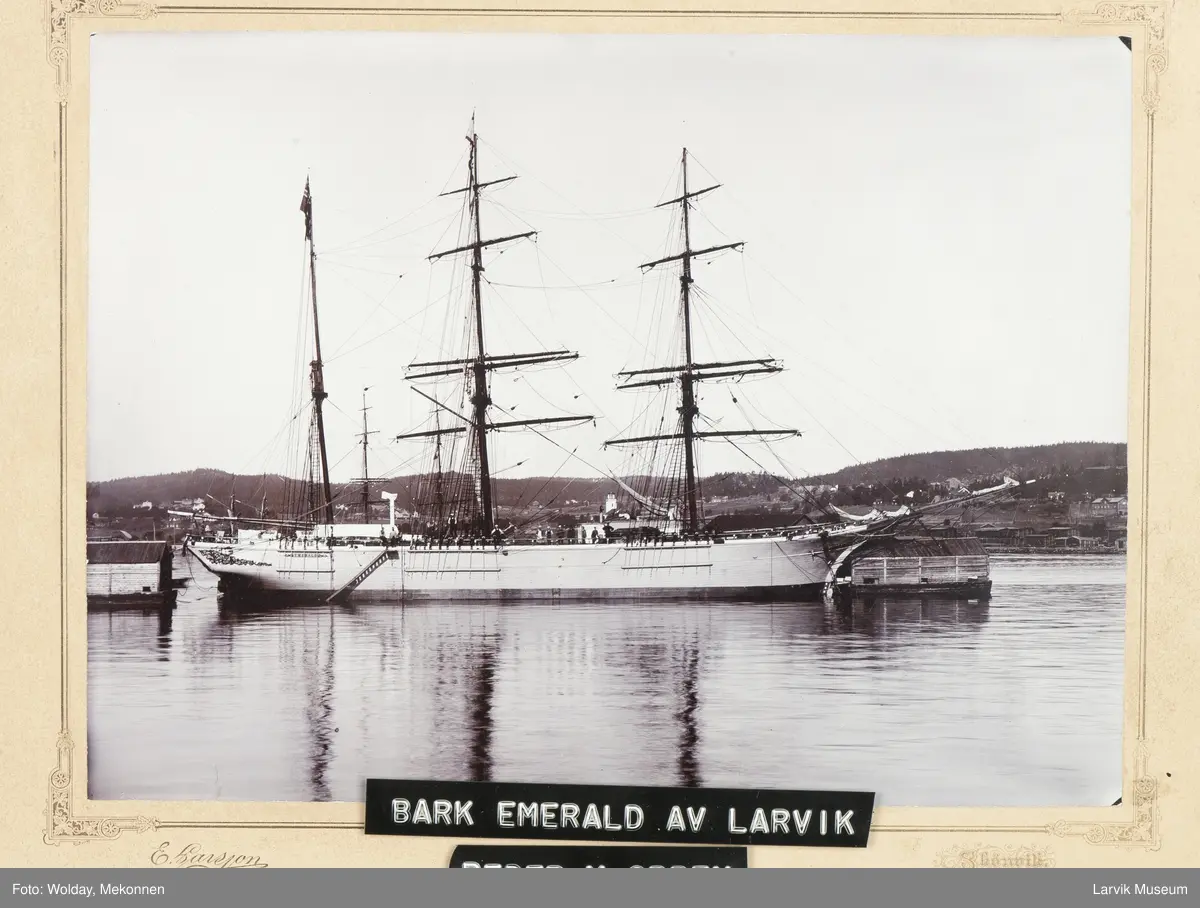 Bark Emerald av Larvik