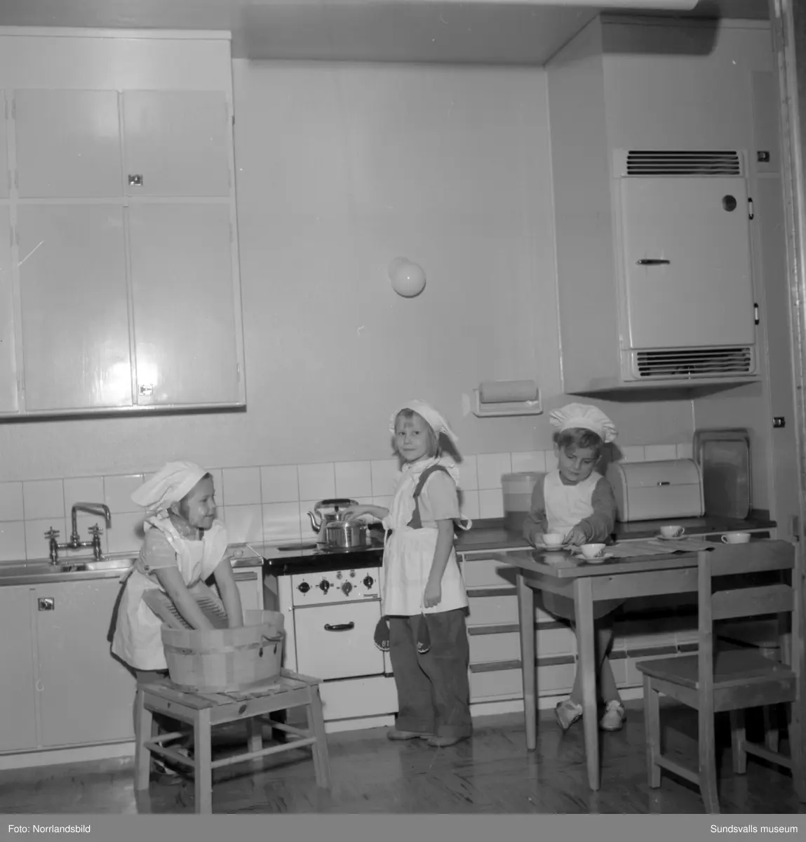 Full fart på barnen på barnträdgården i Sallyhill.