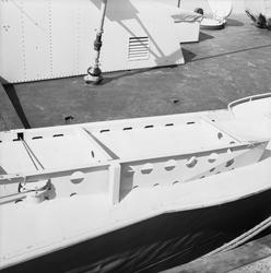 T44, T45 torpedbana på däck