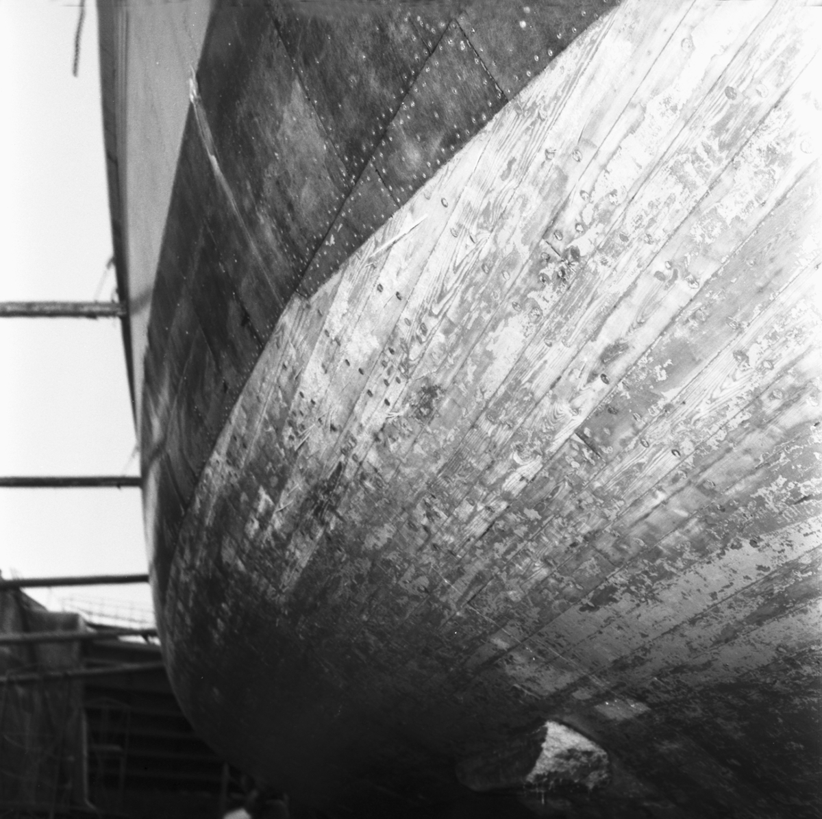 V17592