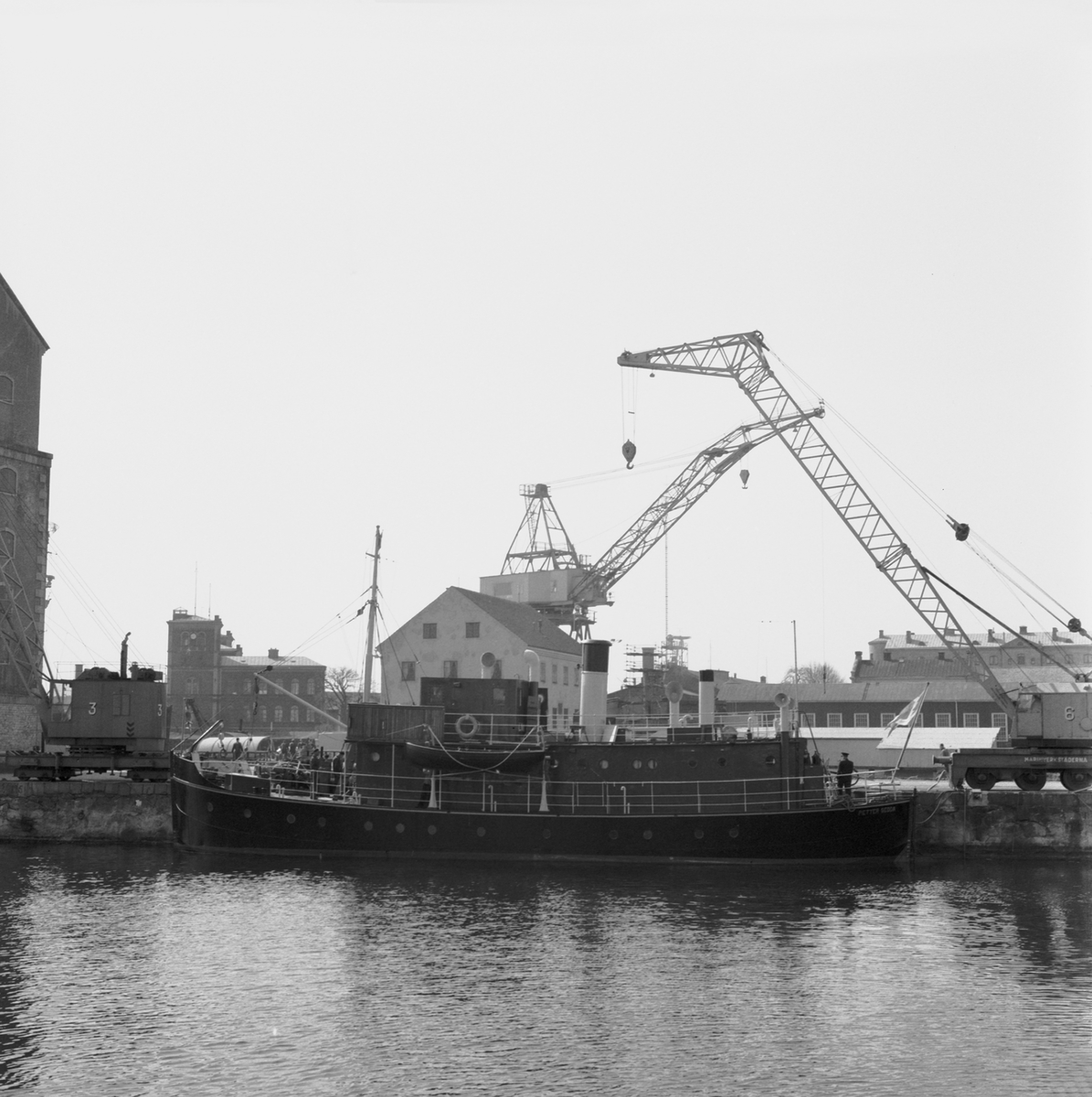 V17809
