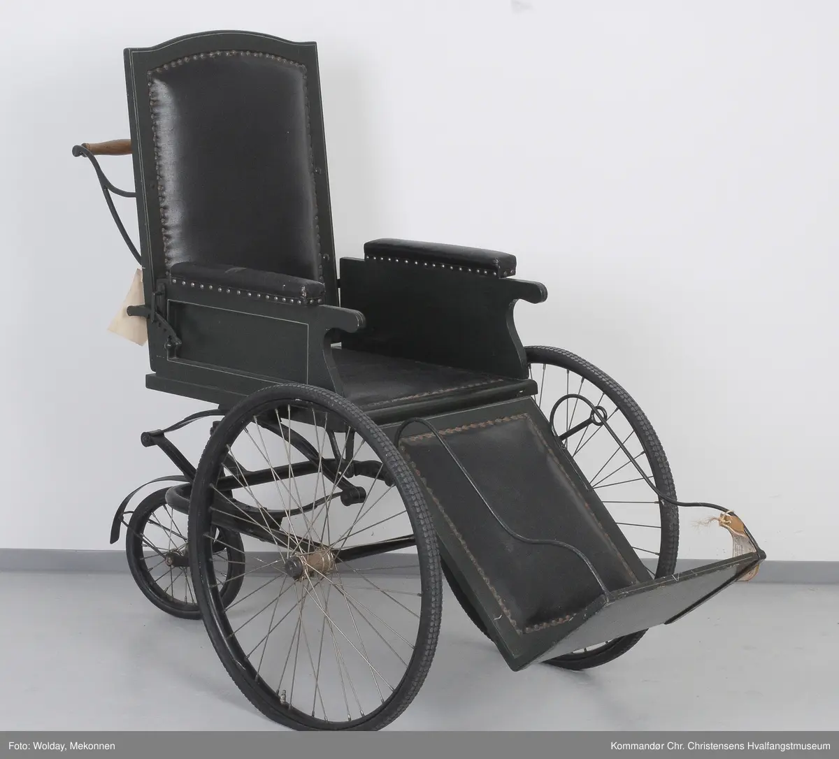 Stilisert, enkelt motiv, striper foran på sete og bakhjul