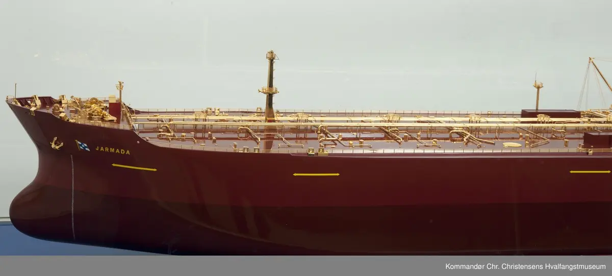 Skipsmodell i glassmonter