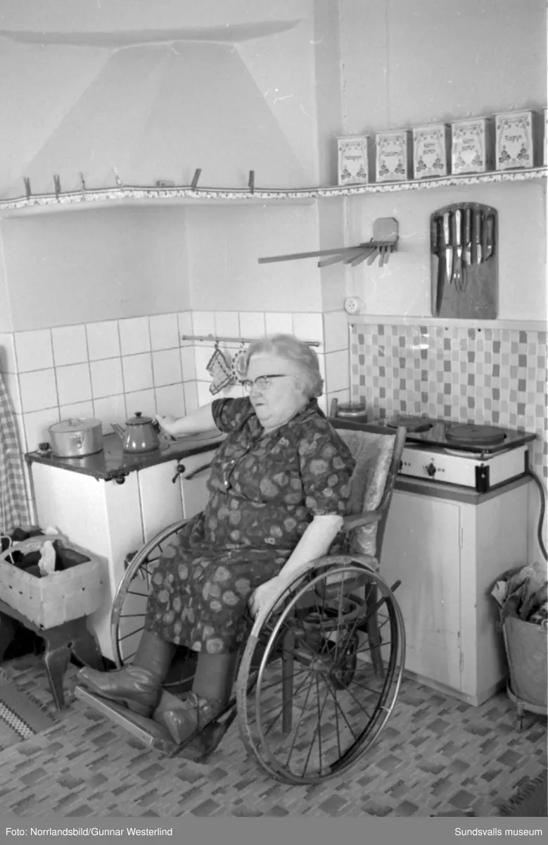 Reportage för tidningen Året Runt om ett par i Fränsta som är handikappade.