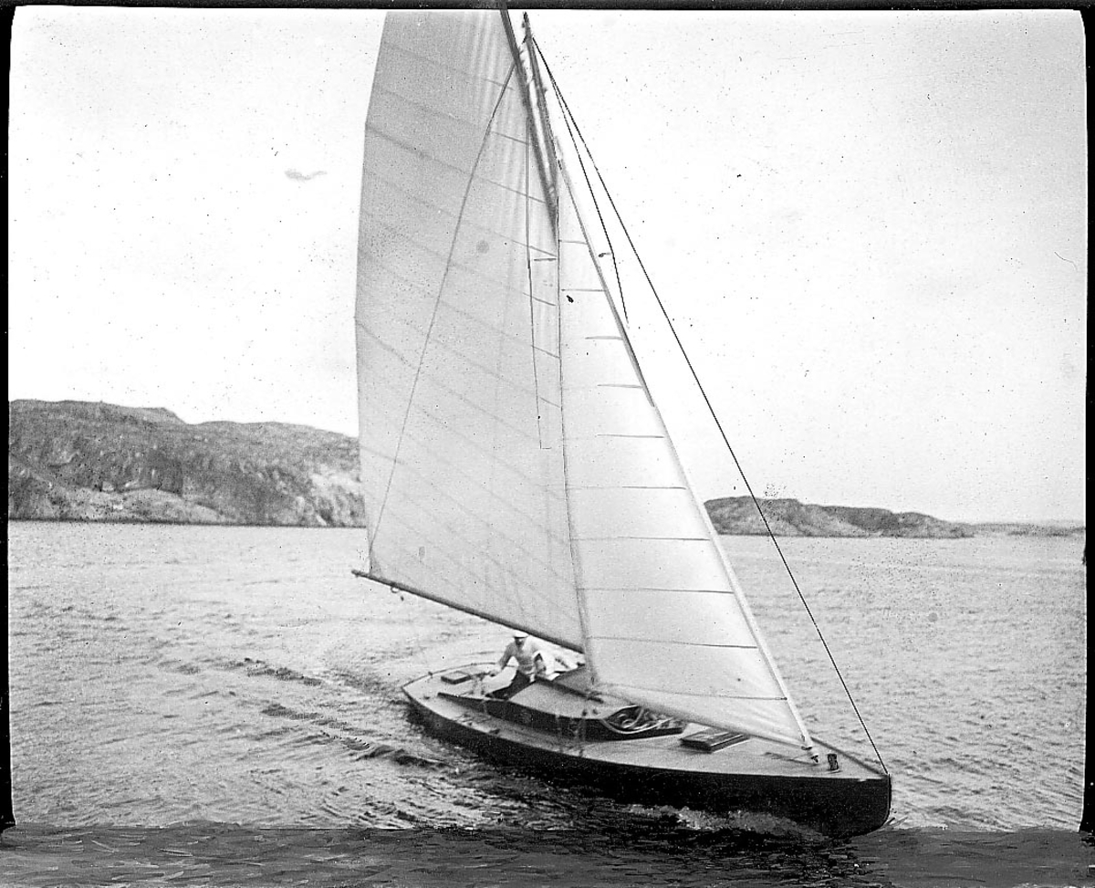 "'Fjäriln'" "30-meters skärgårdskryssare"