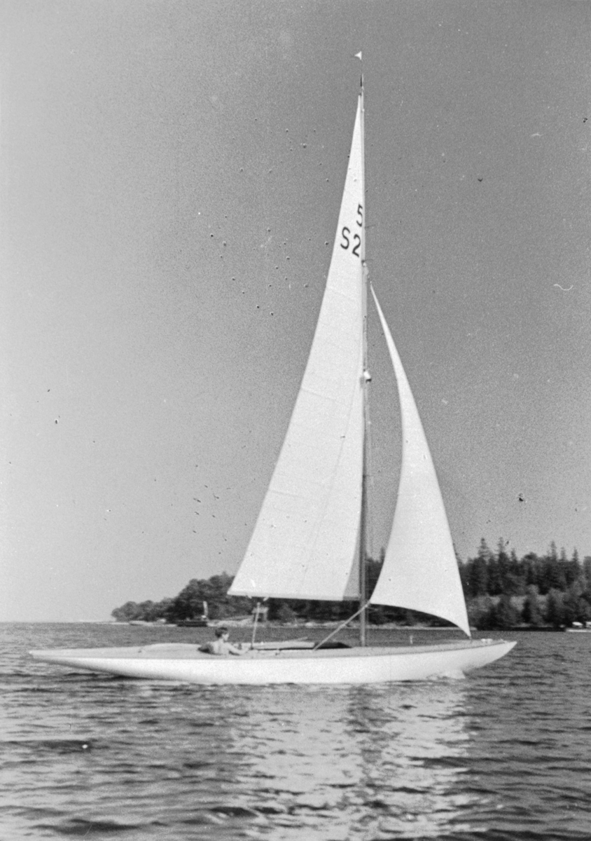 "5 m 'Rima' Konstruktör Erik Salander Ägare Sten Nordenskiöld Foto Sten Nordenskiöld"