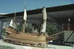 Vasamodellen i skala 1:10 utanför Vasamuseet.