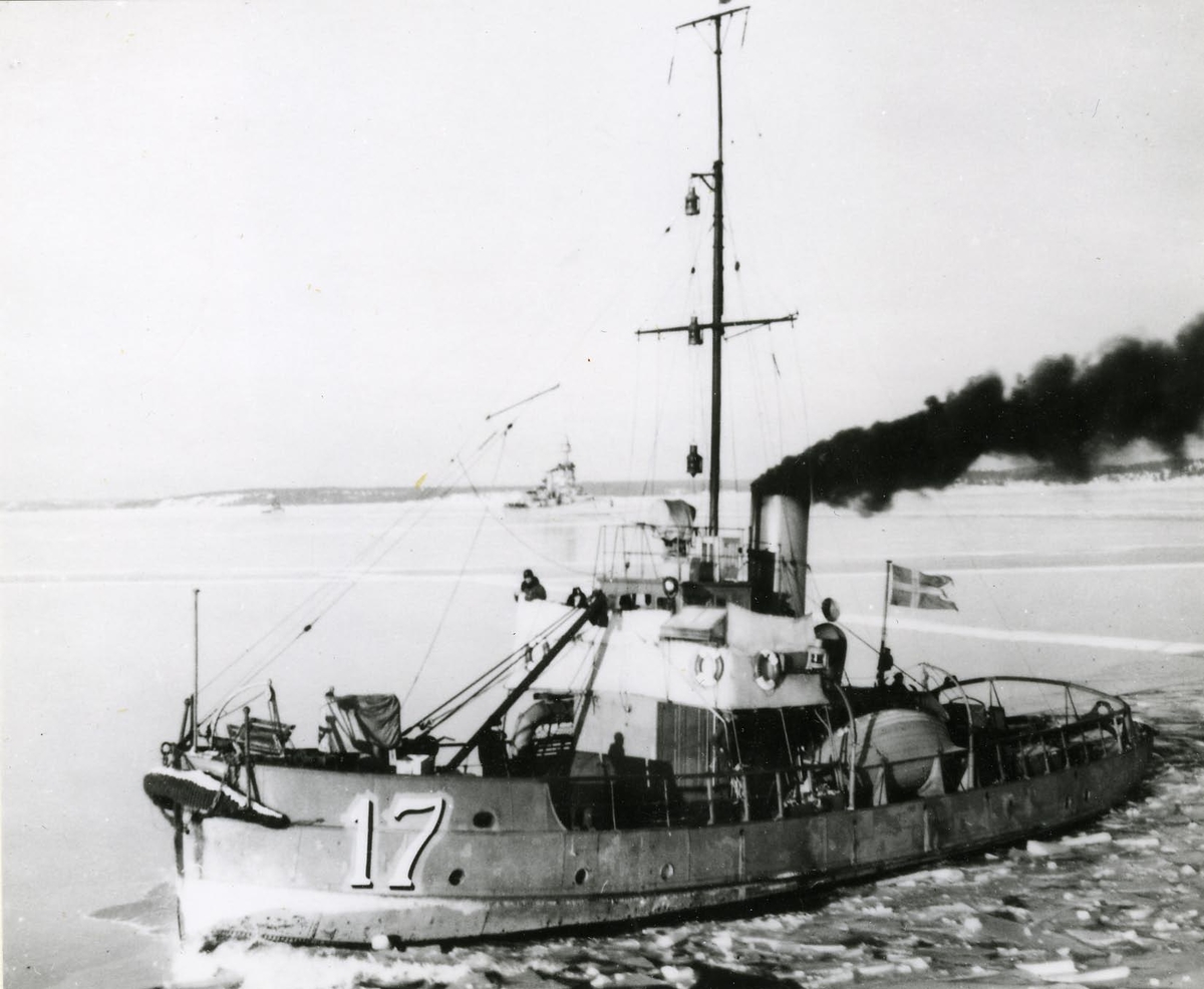 Tendern SVEPAREN (N:o 17 före 1939, efter 1940 numrerades fartyget N:o 48.)