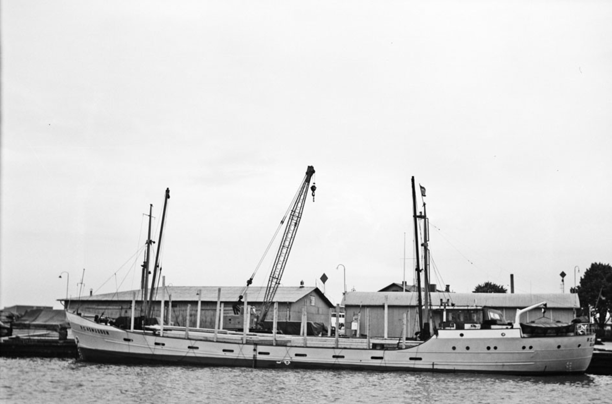 Ägare:/1957-66/: Elmshorner Schiffahrts A.G. Hemort: Elmshorn.