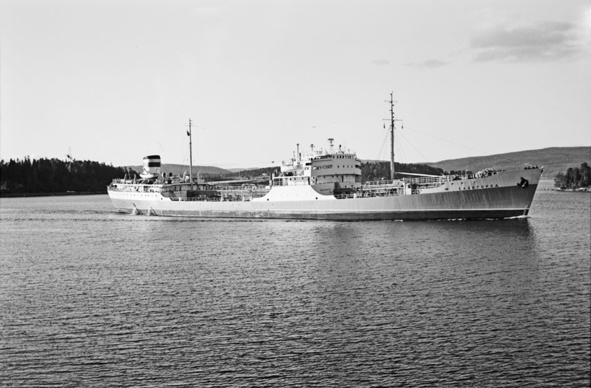 Ägare:/1956-  /: S.S.S.R. - Black Sea Shipping Co. Hemort: Odessa.