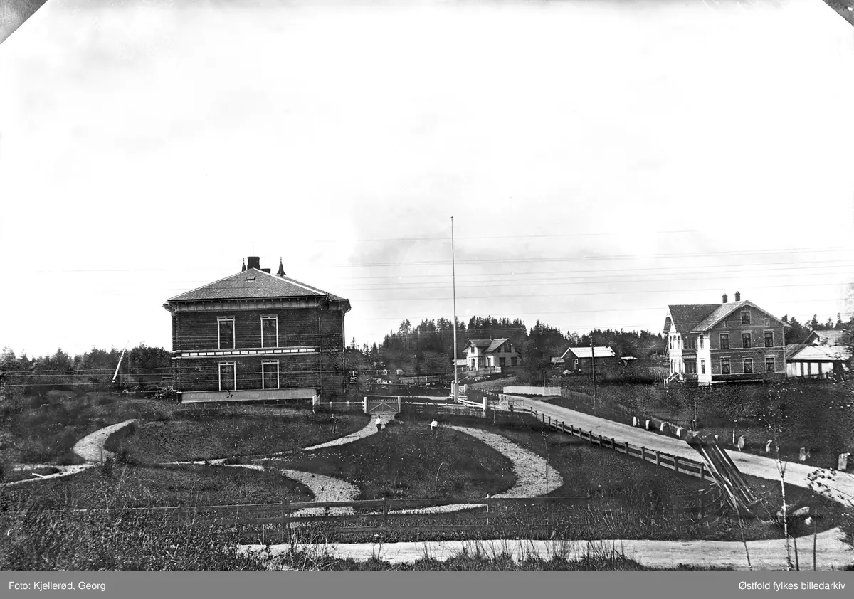 Tingberg. Gamle kommunehuset i Løten. Oppført 1898 og brant 1958.