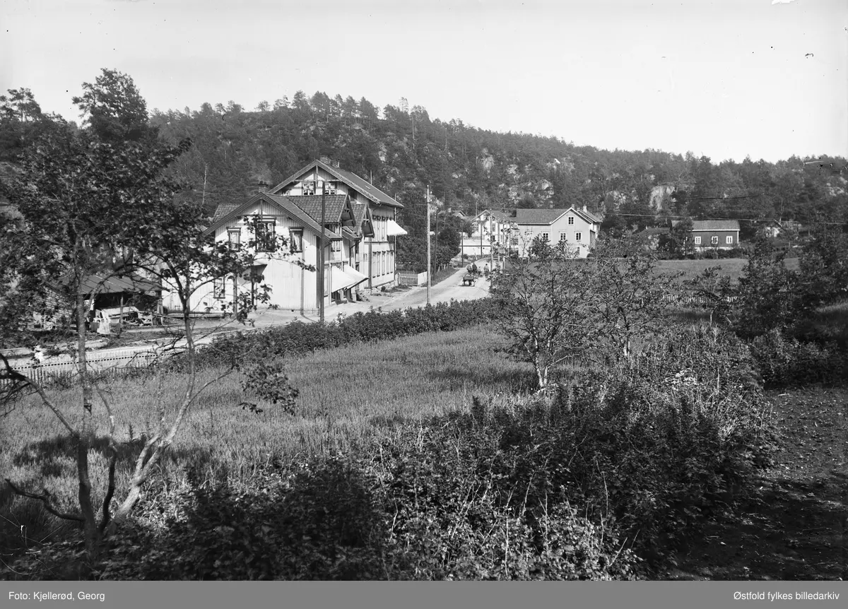 Antakelig et parti fra Myrene, Arendal, en vestlig bydel mot Øyestad (ikke langt fra Solborgvann/jernbane 0099, Frolandsveien starter nær der 0101 er tatt.