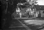 Brunnsgatan i Jönköping. I bakgrunden syns Stadsparken med klocktornet vid Bäckaby kyrka.