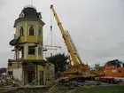 Strömsborg. Rivningen av huset och lyftet av tornet för flytt.