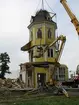 Strömsborg. Rivningen av huset och lyftet av tornet för flytt.