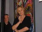 Konstnären Birgitte Söndergaard vid invigningstalen under vernissagen av utställningen av Från Lilla Paris till Louvren på Vänersborgs museum 2009-04-25. 

Detta var Birgittes första utställning på sin födelseort.