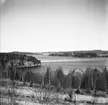 Dalsland. Utsikt över Laxsjön mot Baldersnäs från landsvägen Billingsfors - Dals Långed. 12 April 1945.