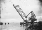 Vänersborg. Järnvägsbron över nya trafikkanalen.