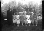 Konfirmation i Djurhults Kapell 1937.
(Vilka som finns med på bilden framgår av Olof Jonssons foto VMOJ0708)