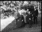 Olof Gustaf Oskar Johansson med familj ca 1912.

Olof Gustaf Oskar Johansson Gärdhem 1837-04-18 med hustru Paulina Johannesdotter Hjärtum 1848-07-20. Paret hade 4 barn: Albert Julius Hjärtum 1881-08-14, Johan Fredrik Hjärtum 1887-03-13, Hulda Maria Hjärtum 1877-01-04 och Ida Christina Hjärtum 1879-06-15.