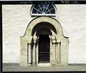 Södra Ving kyrka. Portalen i kyrkan.