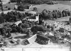 Flygfoto över Skölvene  Kyrka