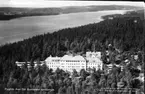 Flygfoto över Sjö-Gunnarsbo Sanatorium  Åsunden