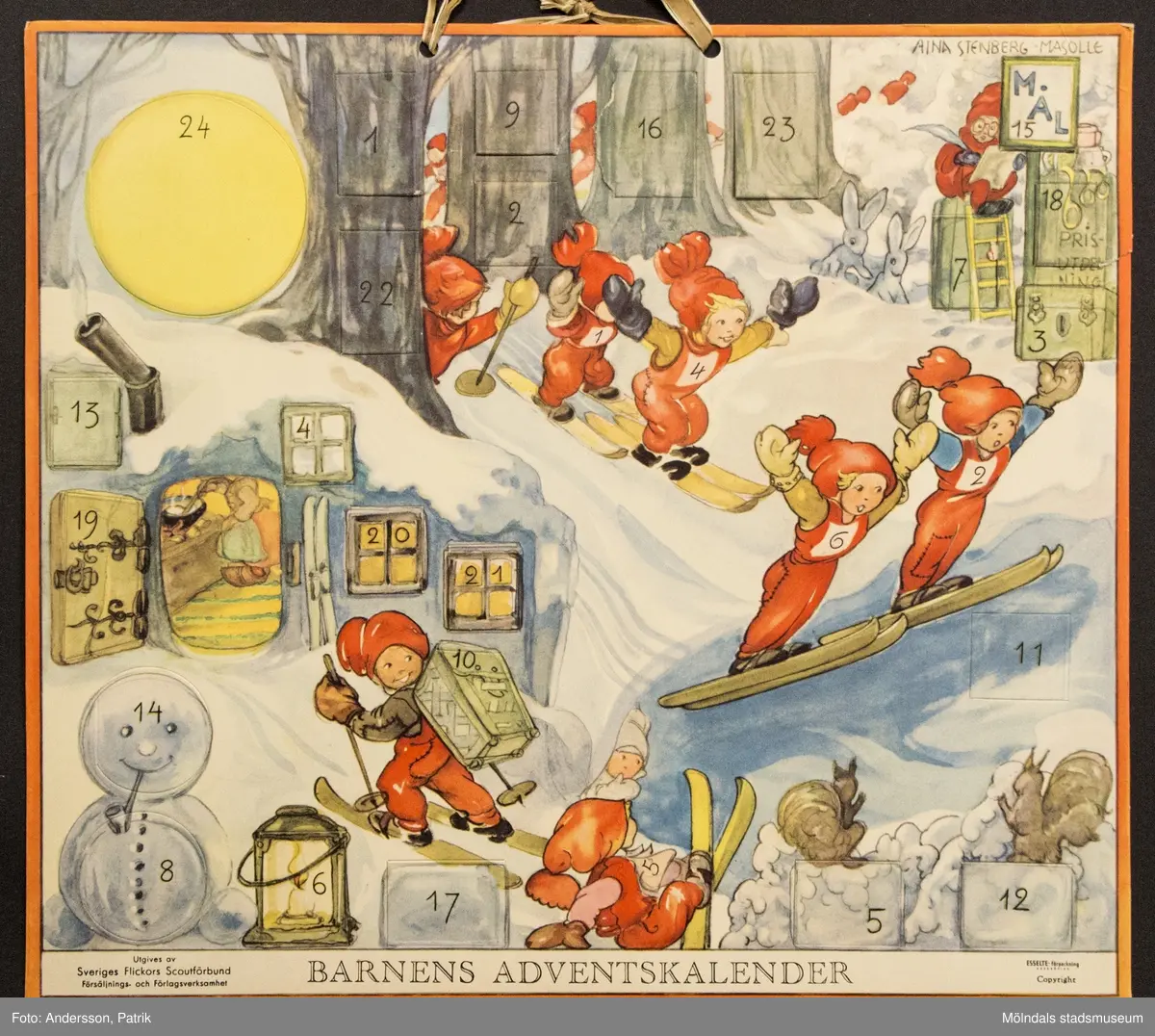 Barnens adventskalender från december 1956 utgiven av Sveriges Flickors Scutförbund. Motivet är tecknat av Aina Stenberg - Masolle. Kalendern fick Gunilla Ferm tillsammans med sina systrar Birgitta och Kristina.
I övre kanten på kalendern finns två hål med ett snöre för upphängning.