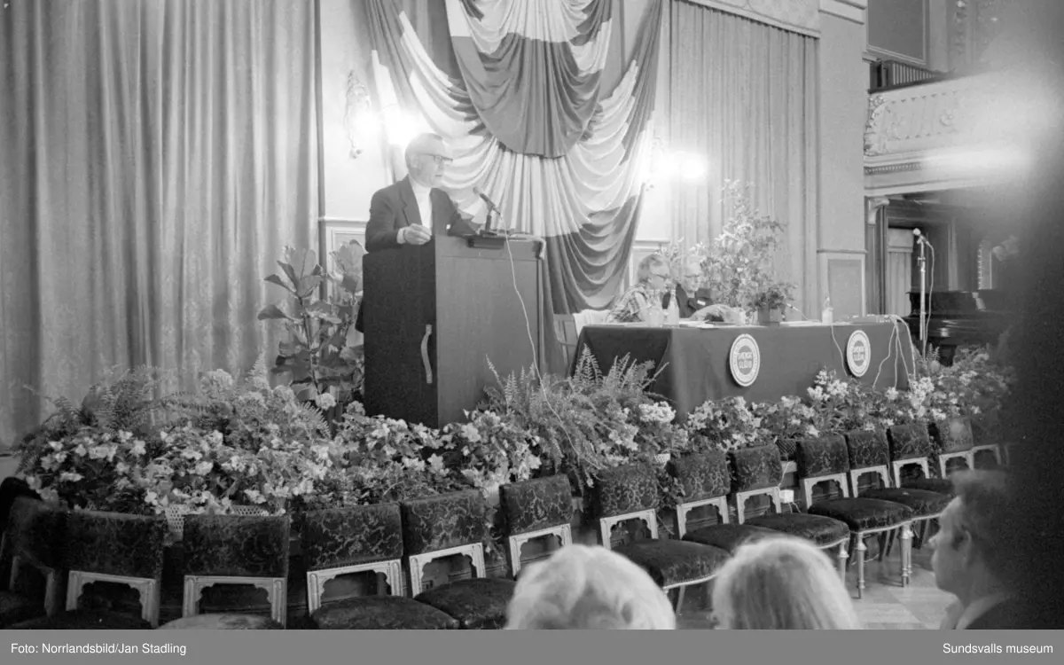 Hemslöjden har kongress i Stadshussalongen.